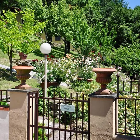 Cozy Retreat With Pool And Stunning Views In Gattaia