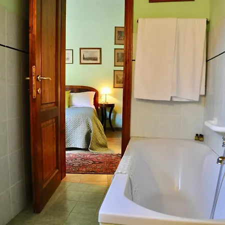 Cozy Retreat With Pool And Stunning Views In *