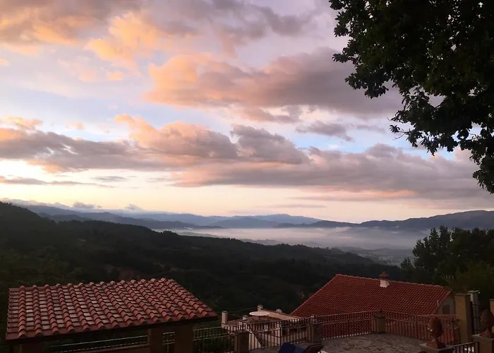 Dom wakacyjny Cozy Retreat With Pool And Stunning Views In