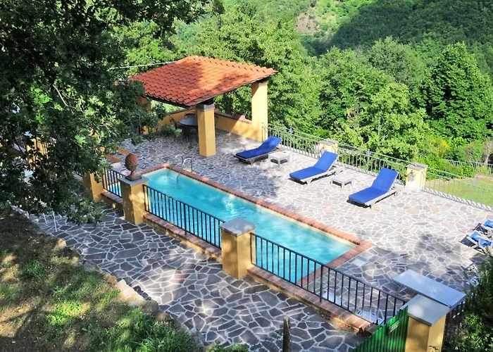 Cozy Retreat With Pool And Stunning Views In Dom wakacyjny Gattaia