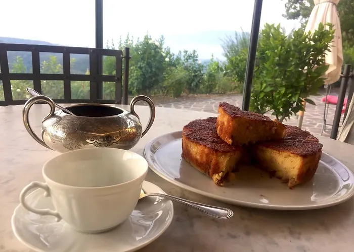 Dom wakacyjny Cozy Retreat With Pool And Stunning Views In Gattaia