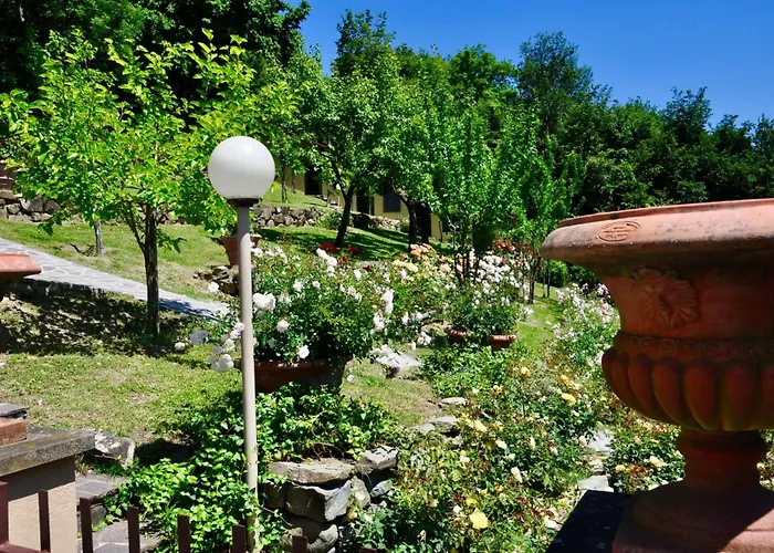 Cozy Retreat With Pool And Stunning Views In Gattaia