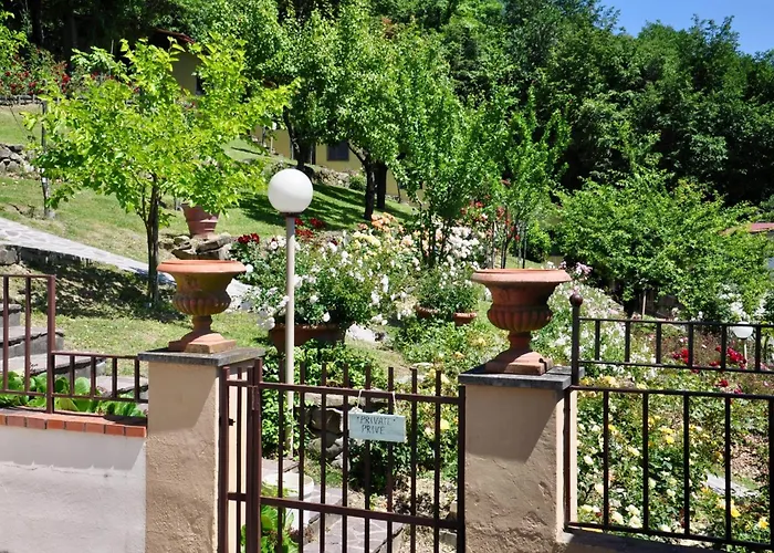Cozy Retreat With Pool And Stunning Views In Gattaia